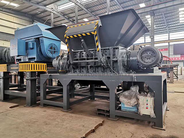 橡膠撕碎機(jī) 橡膠撕碎機(jī)